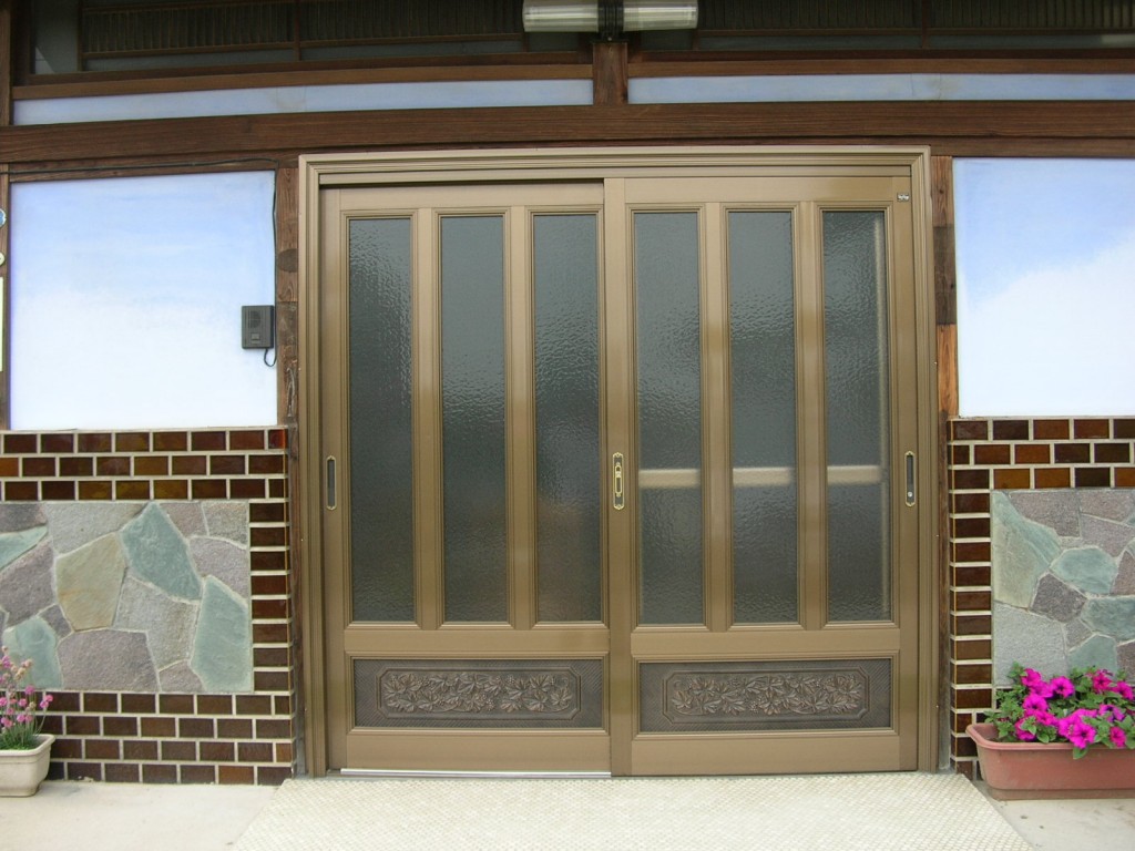 【新潟市】「MIWA」TOSTEMの玄関引き戸の鍵交換の画像イメージ